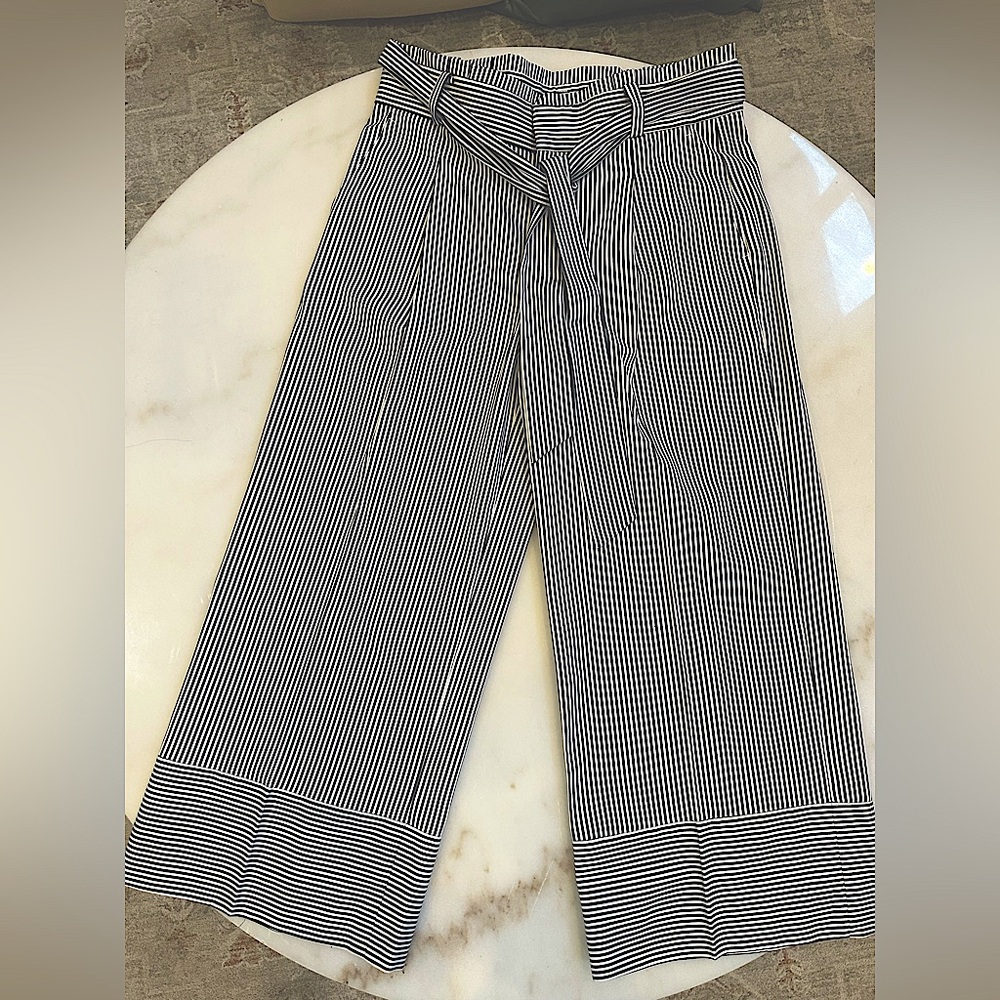 Banana Republic Women’s 3/4 Length Crop Pants